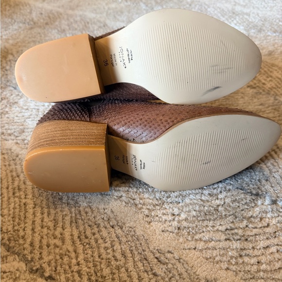 Jonak Paris Elegant Brown Textured Ankle Booties - Picture 5 of 6